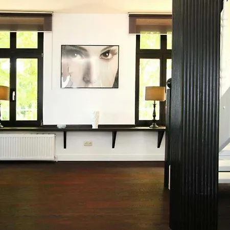 Schering App 4 Black White شقة هيرينجسدورف