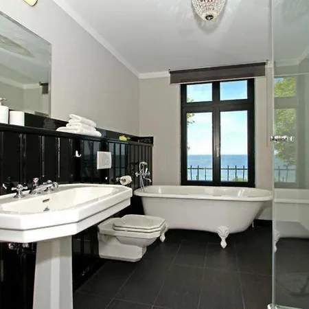 Schering, App. 4 Black&white Apartment Ostseebad Heringsdorf